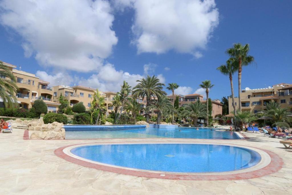 Limnaria Gardens B Lägenhet Paphos Exteriör bild