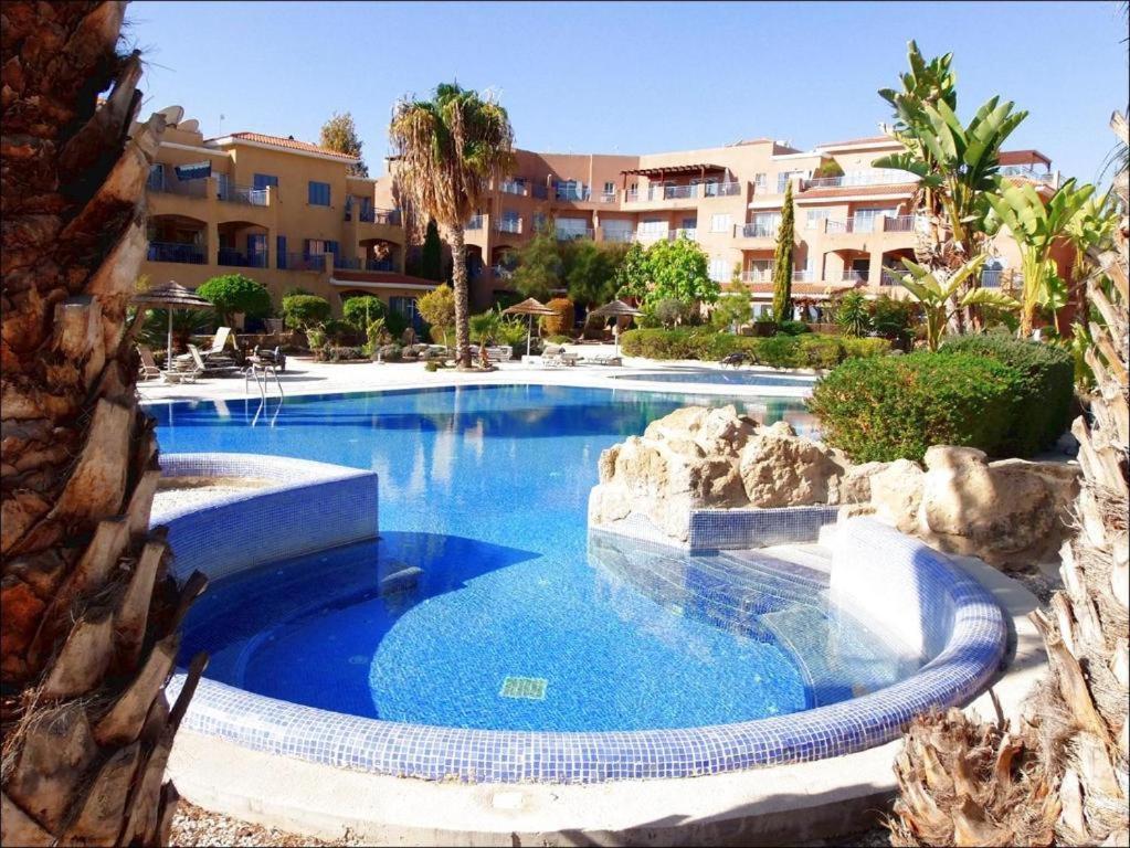 Limnaria Gardens B Lägenhet Paphos Exteriör bild